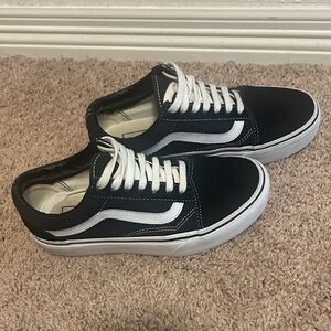 Vans Unisex old skool Black/White lace up low top Sneakers platform
